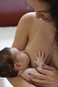 breastfeeding-1570695_640